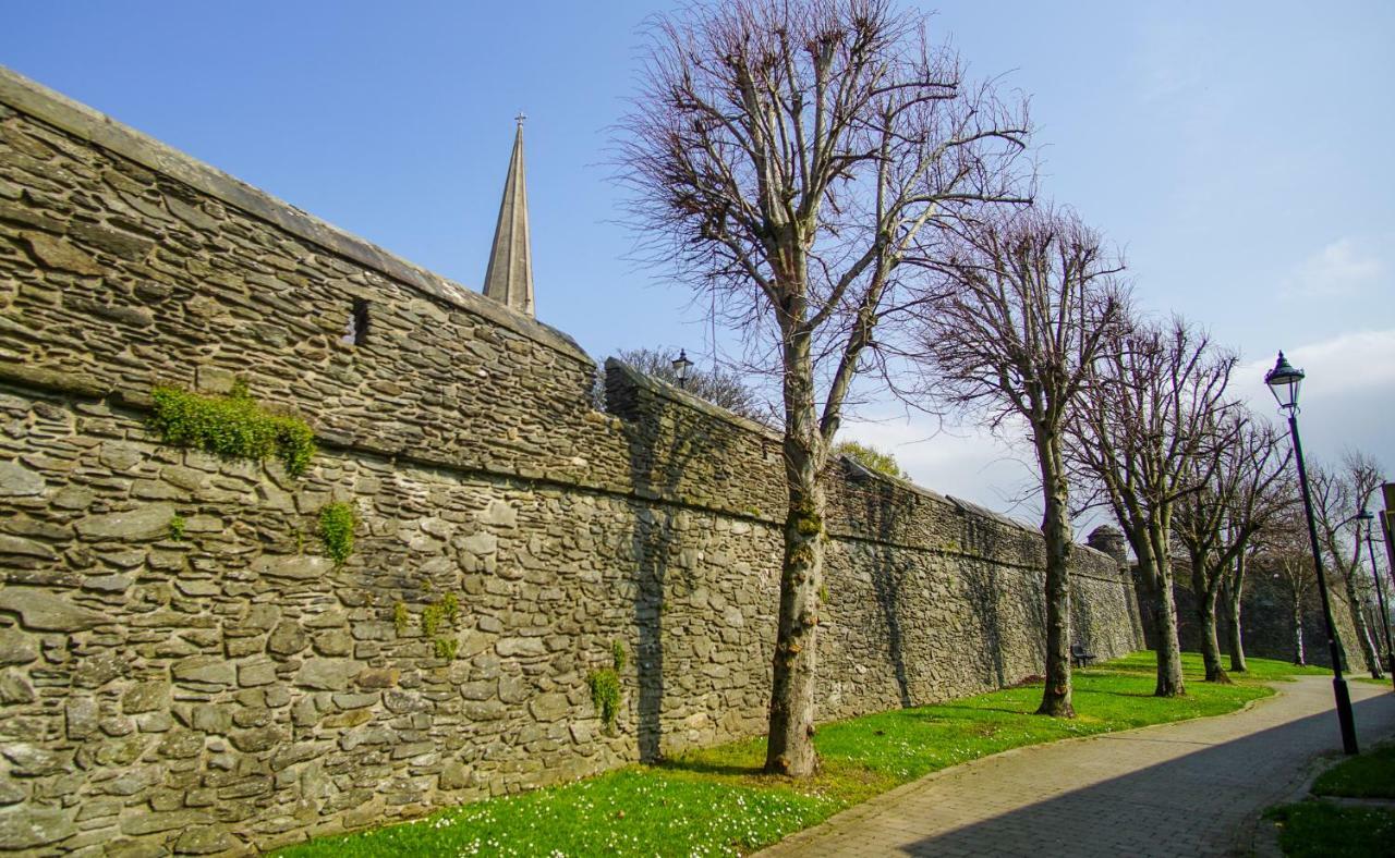 The Church Wall Apartment Londonderry Exteriér fotografie